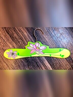 NEW Kidorable Hand Painted Wooden Hanger with Swivel Hook